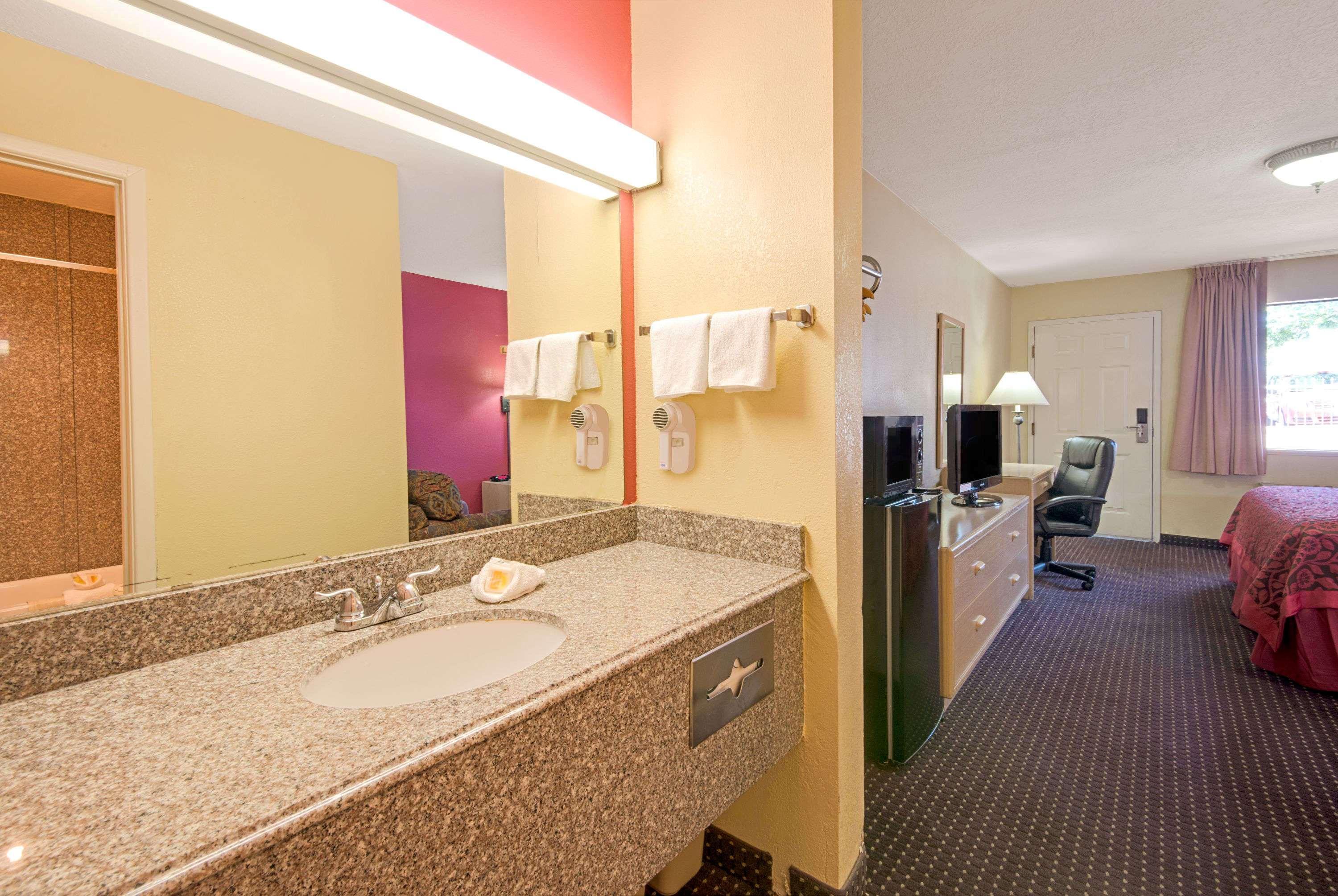 Days Inn By Wyndham East Albuquerque Eksteriør bilde